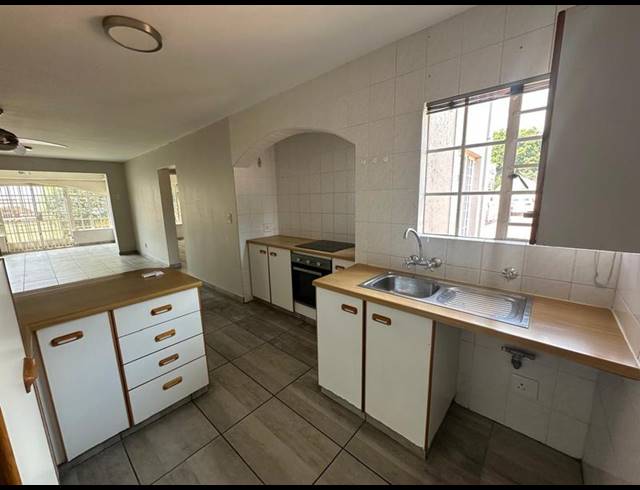 2 BEDROOM TOWNHOUSE FOR SALE IN LAMBTON